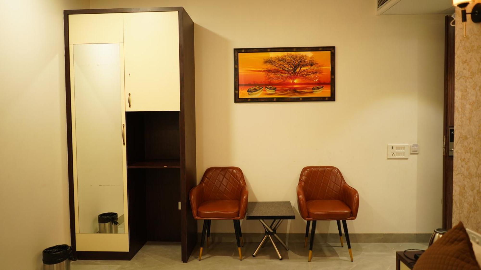 Hotel Silver Pearl Alīgarh Dış mekan fotoğraf